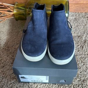 Women’s Ecco soft 7 shoes slip on with zipper Navy